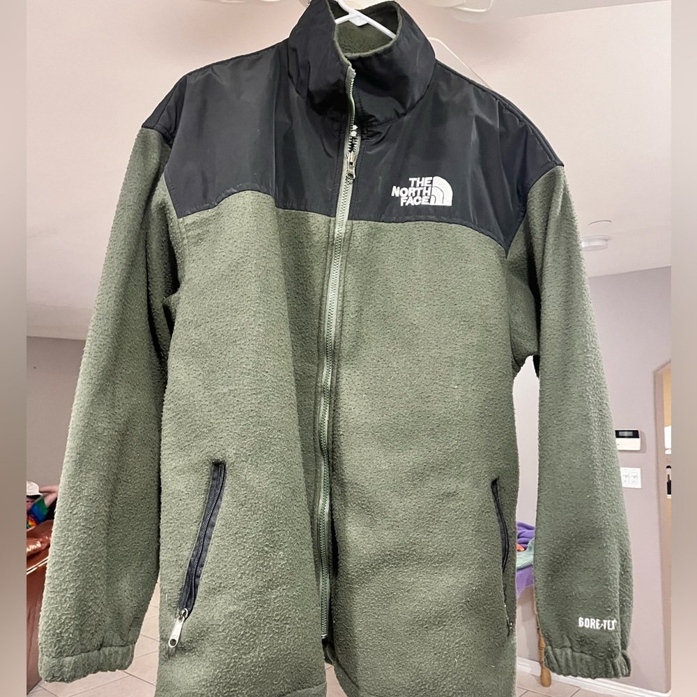 Vintage north face goretex windbreaker beautiful olive green color